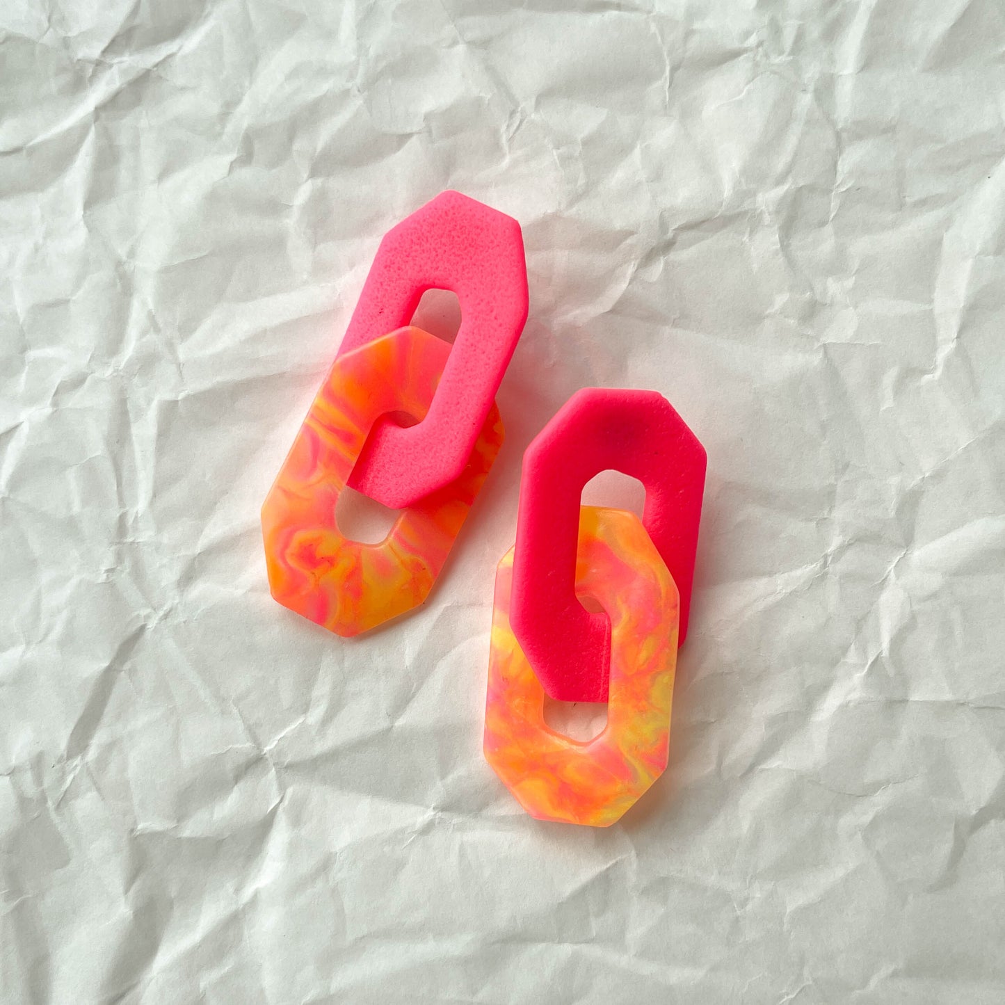 Alura Links | neon light
