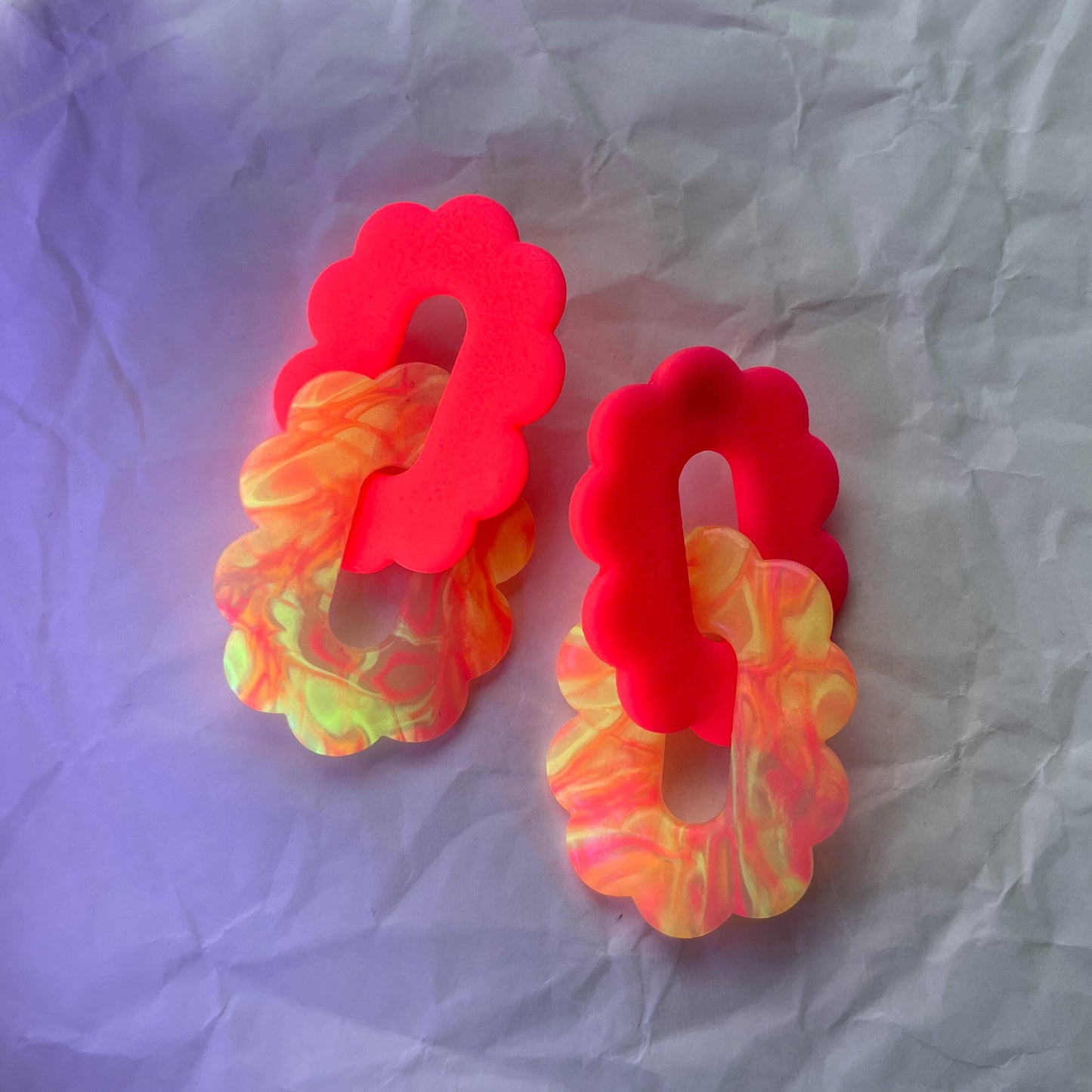 Daisy Daze Links | neon light