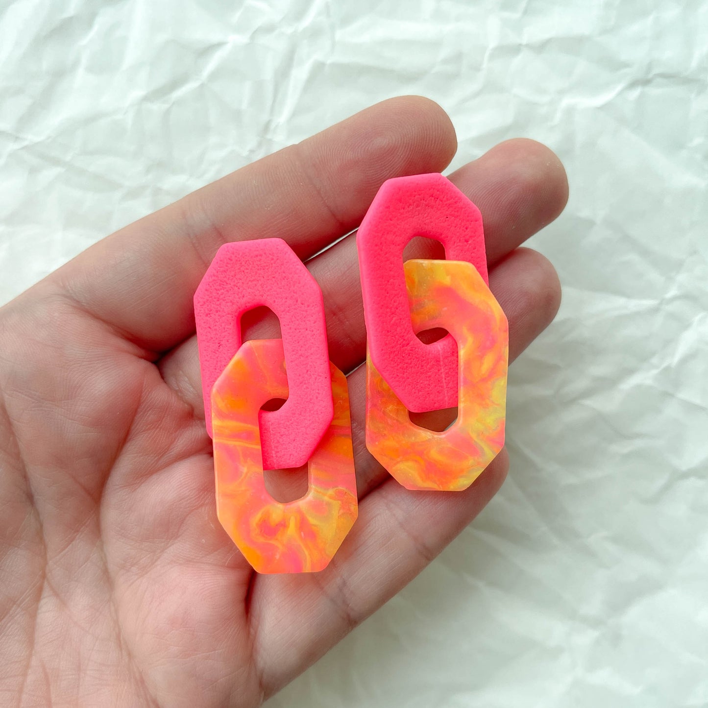 Alura Links | neon light