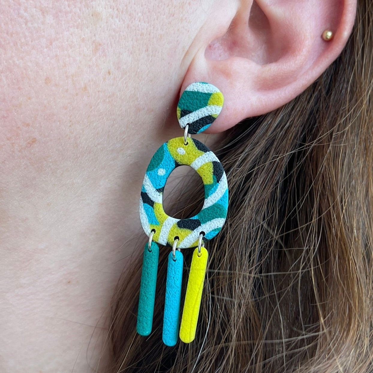 Willa Dangles | abstract