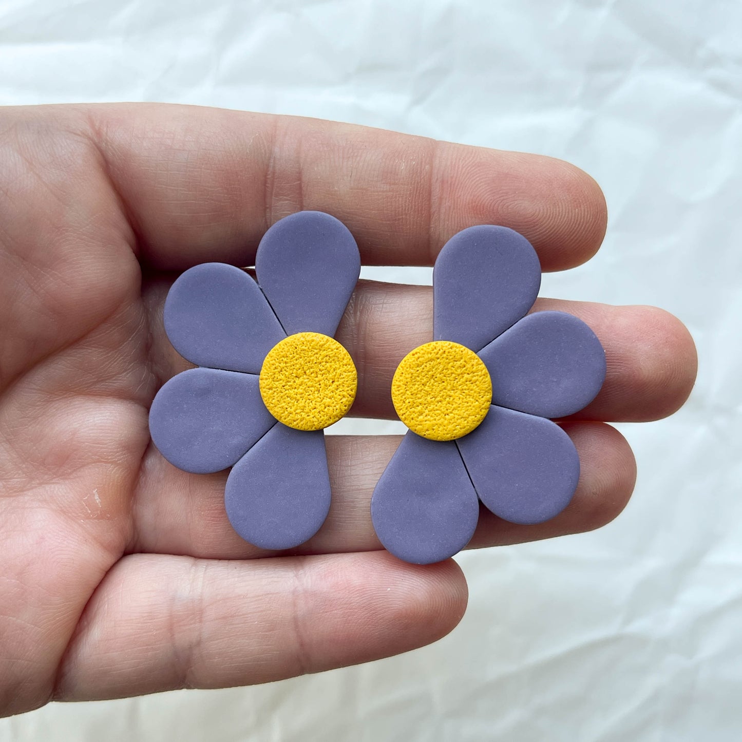 Lazy Daisy Studs