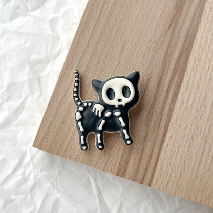 Skellycat Pin