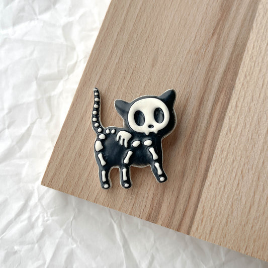 Skellycat Pin