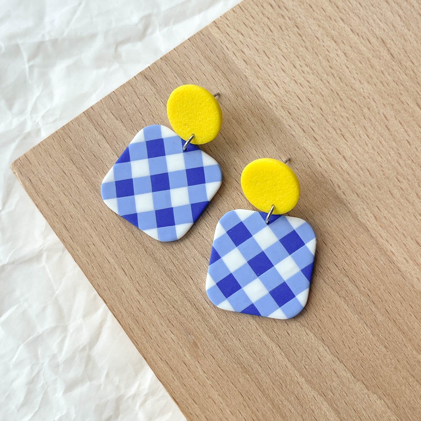 Milo Riviera Dangles